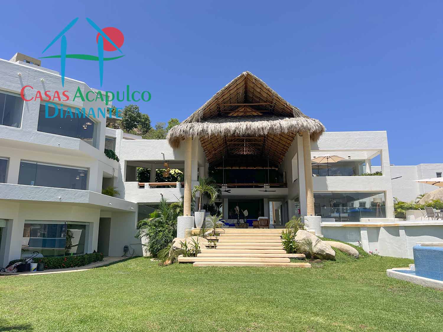 Villa Sahasrara - Alberca y jardín 2